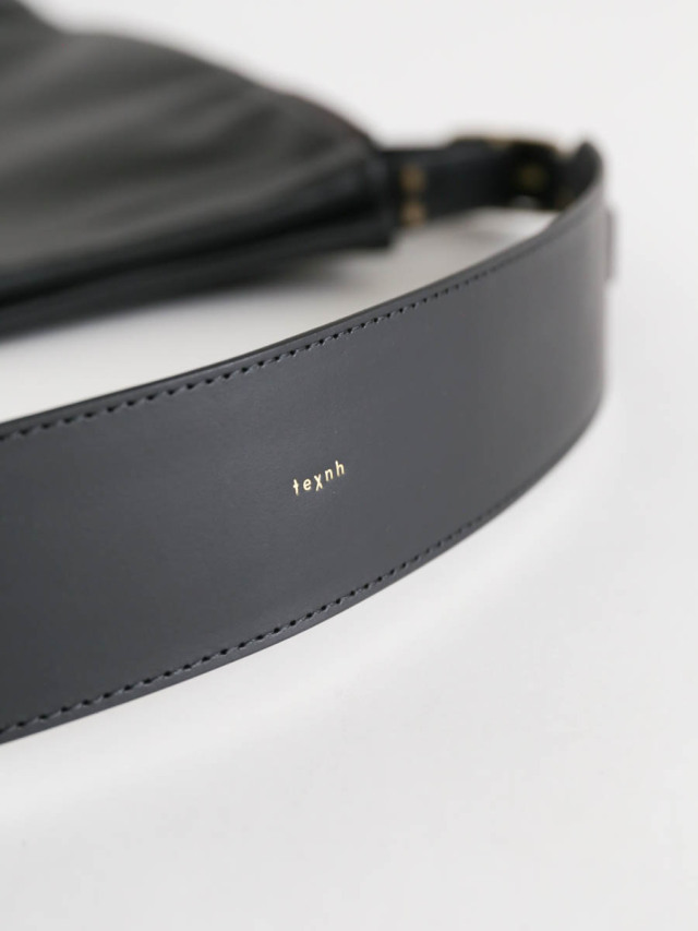 texnh テクネ｜TRIANGLE SHOULDER ブラック